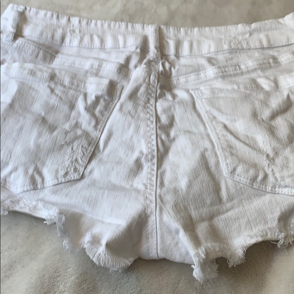 Shorts - Picture 2 of 3